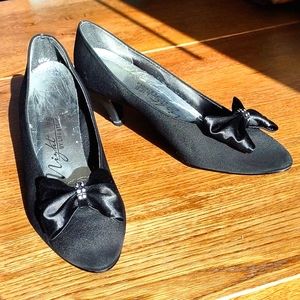 Night Life Black Bow Heels 2"